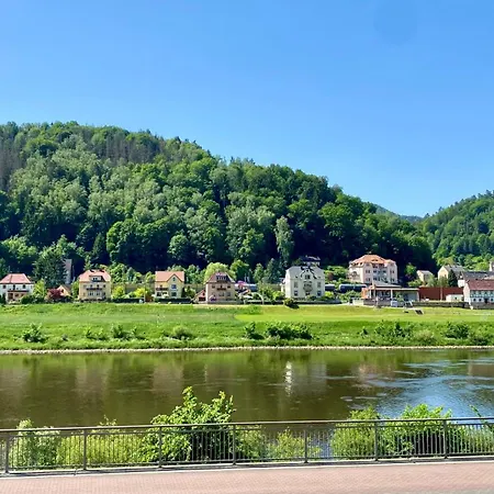 Elbblick - Im Früheren Pensionshaus * Bad Schandau