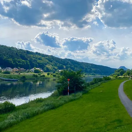 Elbblick - Im Frueheren Pensionshaus Bad Schandau