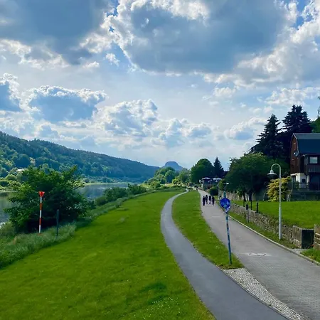 Elbblick - Im Früheren Pensionshaus Bad Schandau